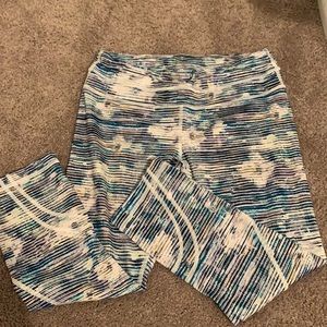 Lulu workout leggings- size 8